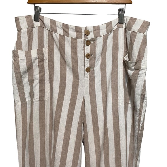 LC Lauren Conrad Taupe and White Striped and Buttoned Pants Size XXL - Picture 2 of 14